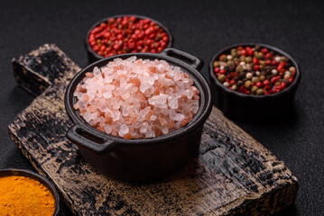 Salt pink Himalayan large crystals as food, for baths or aromatherapy. Pink salt
