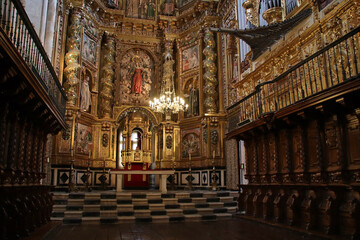 Fototapeta premium baroque altarpiece in a chapel in a royal monastery (santa maria de las huelgas) in burgos in spain 