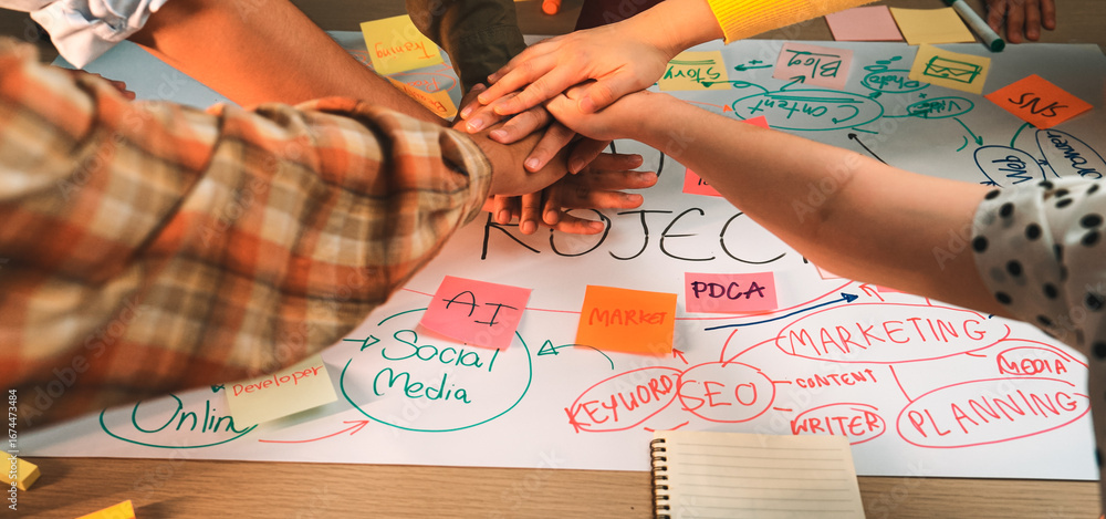 Aufkleber a dynamic team engages in collaborative project planning with sticky notes and colorful markers, dis
