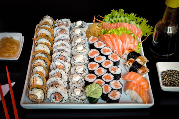 Combinado de comida japonesa