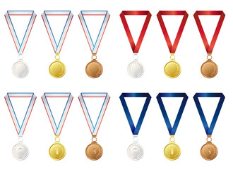 金銀銅のメダルのイラストセット。赤と青のリボン。白背景にベクターイラスト。