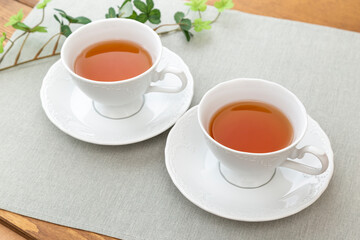 テーブルの上の紅茶