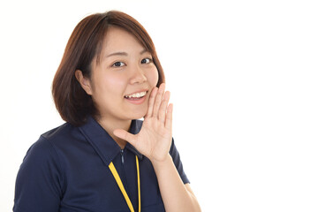 呼び掛ける女性