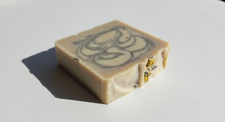 Savon artisanal beige clair lumineux details gris �l�gant. AI Generated