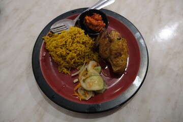 kunafa;knafeh;banana;dessert;fried;phyllo;pistachio;crispy;sweet;middleeastern;pastry;arabic;fusion;crunchy;traditional;shredded;cheese;golden;syrup;treat;arab;turkish;lebanese;plated;garnish;rich;del