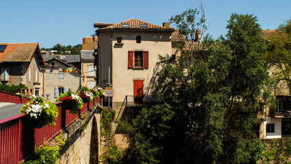 Village de Laguépie, sous un temps ensoleillé