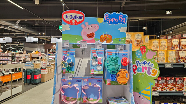 Menden, NRW, Germany &ndash; July 29, 2025 Dr. Oetker and Peppa Pig: Baking tins for children in retail