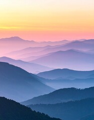 淡いオレンジからピンクへの美しいグラデーションの日の出の空