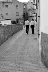 Músicos andando por la calle