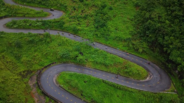 Remote canyon highway &ndash; dramatic cliffs and narrow gorge
