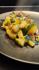 Fait maison - Courgettes, champignons, ail