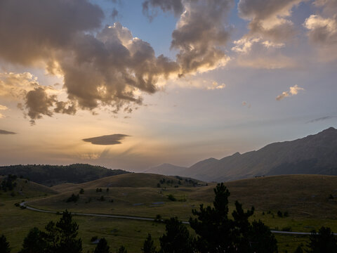 GRAN SASSO: tramonto con scirocco su Campo Imperatore