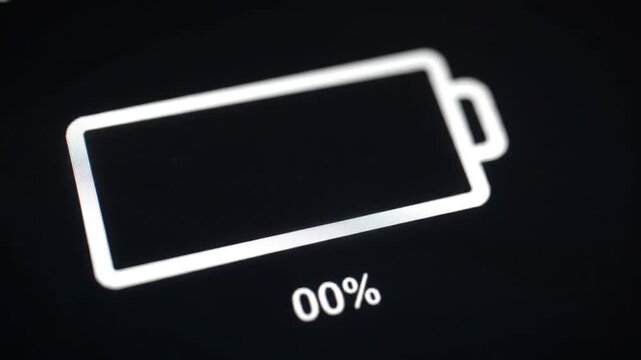 Full Battery Animation: Charging Indicator Reaches 100% on Black Screen Display