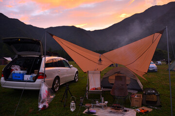 愛犬と車でキャンプ