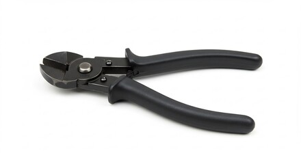 Obraz premium 黒く輝くペンチ 鋭い刃 精密作業 背景白