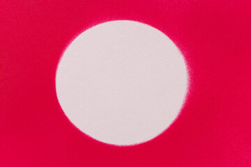 赤色スプレーペイントに白い円形
