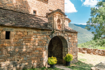 Old entrance to Sus&iacute;n church, medieval town in Arag&oacute;n (Spain).