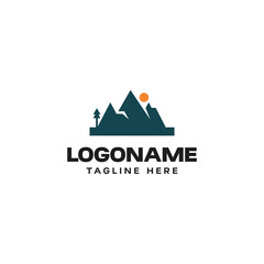 Obraz premium Mountain Tree Sun Logo Design Nature Outdoor Adventure Branding Element