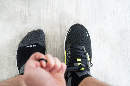 POV Sportschuhe schn&uuml;ren
