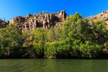 オーストラリア　ノーザンテリトリーのニトミルクのキャサリン渓谷の岸壁