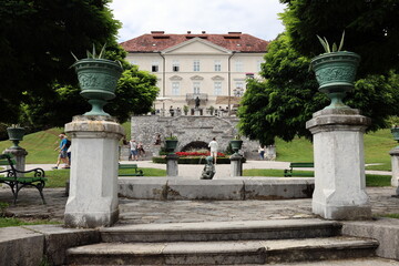 Schloss Tivoli im Stadtpark Tivoli in Ljubliana