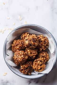 Oatmeal balls with peanut butter and chocolate chips.