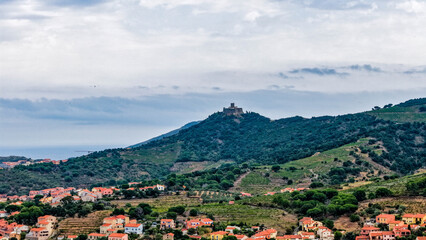 Obraz premium Collioure et ses environs vue du ciel