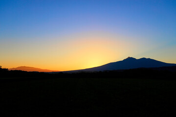 斜里岳の夜明け