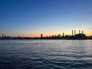 Fototapeta premium New York City Skyline Golden Light Sunset 