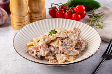 Pasta Carbonara - farfalle with bacon