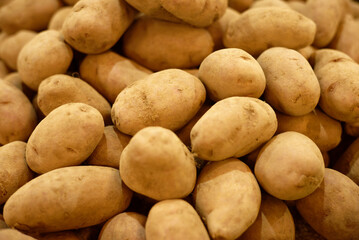 raw potatoes on the market