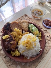 Nasi Ayam Kremes, Indonesian Crispy Chicken Rise