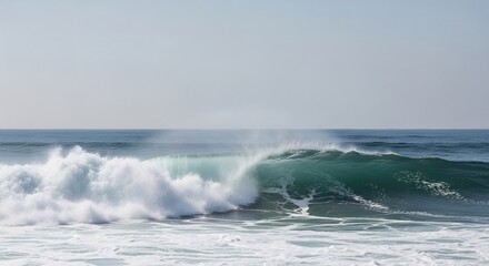 Fototapeta premium Powerful Ocean Wave Crashing with Foamy Spray Under Pale Sky