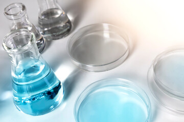 Bottles used in drug and chemical development, scientific and medical research, and scientific and medical experiments