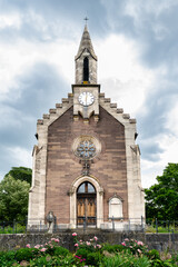 schöne alte  Kapelle auf einem Friedhof in Würzburg