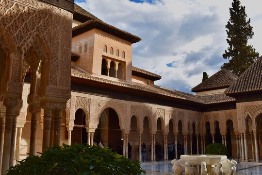 courtyard of the palace of the alhambra granada spain