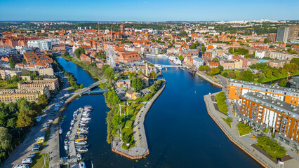 Obraz premium Panorama of Gdansk behind a ferris wheel, Poland
