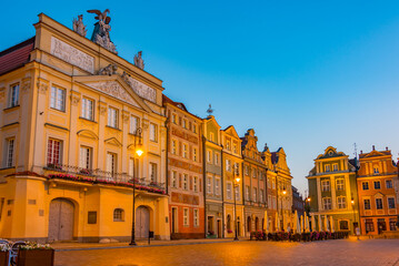 Fototapeta premium sunrise view of colourful houses at Stary Rynek square in Poznan