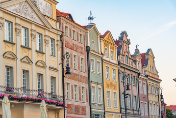 Fototapeta premium sunrise view of colourful houses at Stary Rynek square in Poznan