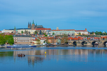 Obraz premium Panorama of Prague dominated by the Prague castle, Czech republi
