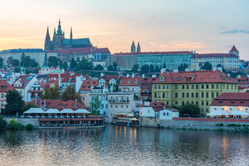 Fototapeta premium Sunset panorama of Prague dominated by the Prague castle, Czech