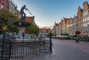 Fototapeta premium Sunrise view of Dlugi Targ square in Gdansk, Poland
