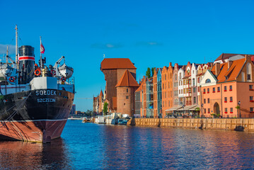Obraz premium Waterfront of Gdansk during sunny day, Poland