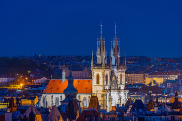 Naklejka premium Sunset over Church of Our Lady before Tyn above the old town of