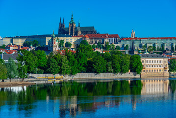 Obraz premium Panorama of Prague dominated by the Prague castle, Czech republi