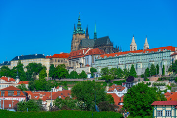 Obraz premium Prague dominated by the Prague castle, Czech republic