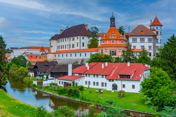 Obraz premium Panorama view of castle in Czech town Jindrichuv Hradec