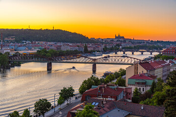 Fototapeta premium Sunset panorama of Prague from Vysehrad, Czech republic