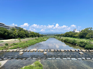 夏の鴨川の飛び石