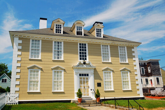 The Wentworth Gardener House in Portsmouth, New Hampshire, was built in the Georgian style in 1760